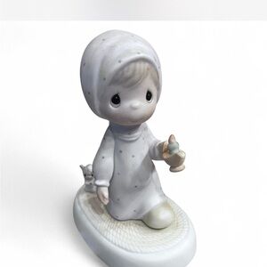 Precious Moments ‘Jesus is the Light that Shines’ Figurine in fair condition